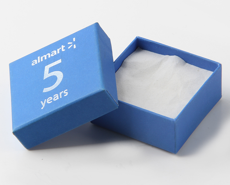 耳環(huán)的包裝盒如果在訂做時(shí)使用快速固著的油墨，效率1倍以上！
